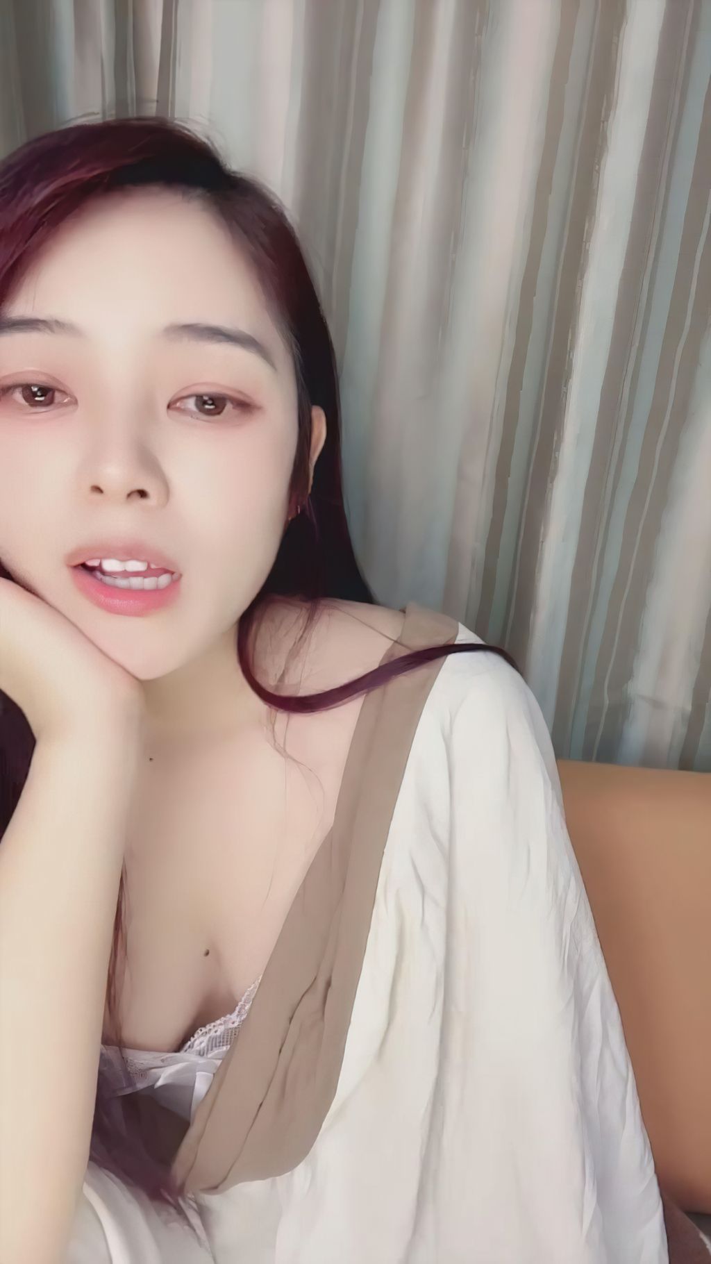 向上的火火: 气质熟女御姐 全尺度私拍 (41 photos + 3 videos)