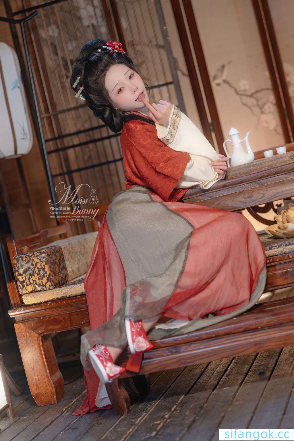 Coser@黏黏团子兔: 2026年02月作品『快马加鞭·金莲迎春』 (93 photos + 2 videos)