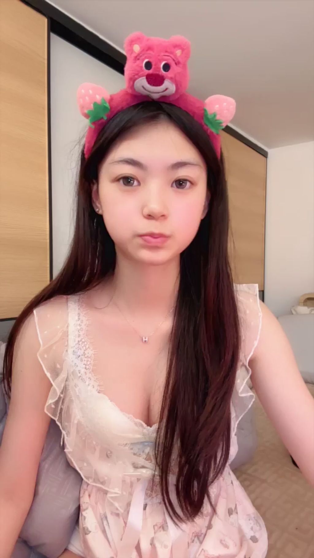 小佳宝: 校花级小美女付费首秀 (52 photos + 4 videos) 13 小佳宝: 校花级小美女付费首秀 (52 photos + 4 videos) 13