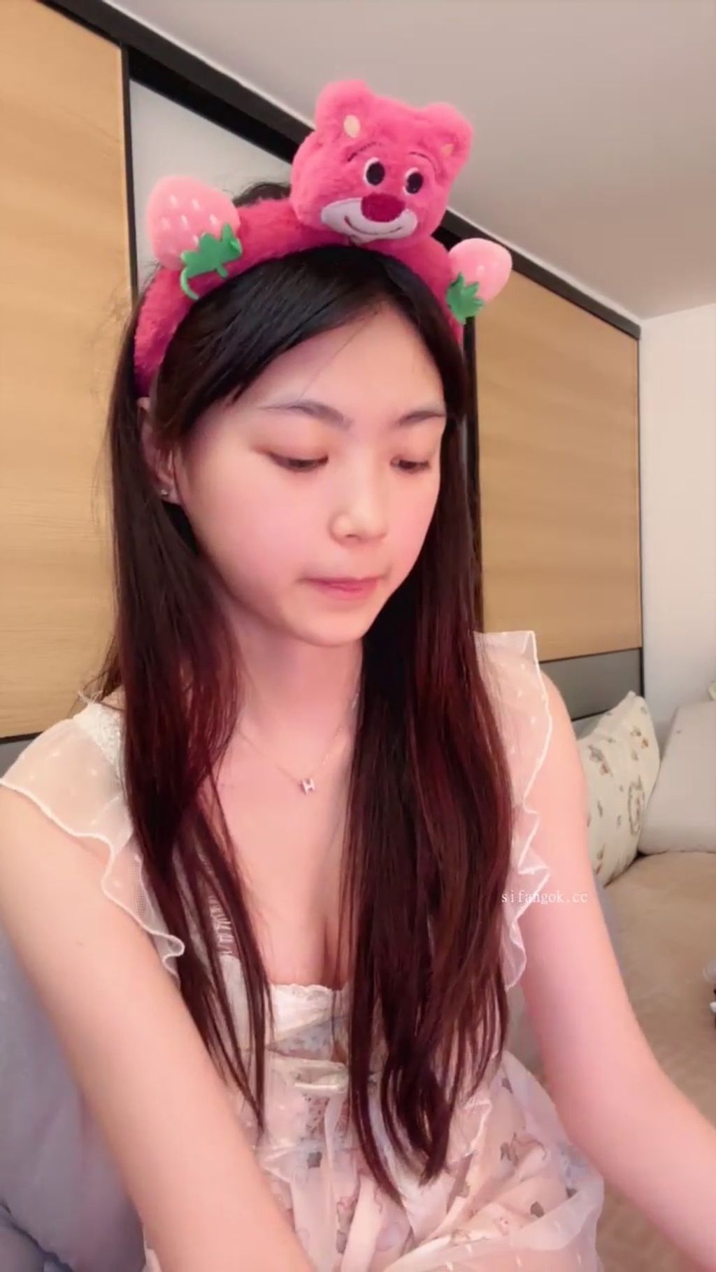 小佳宝: 校花级小美女付费首秀 (52 photos + 4 videos) 14 小佳宝: 校花级小美女付费首秀 (52 photos + 4 videos) 14