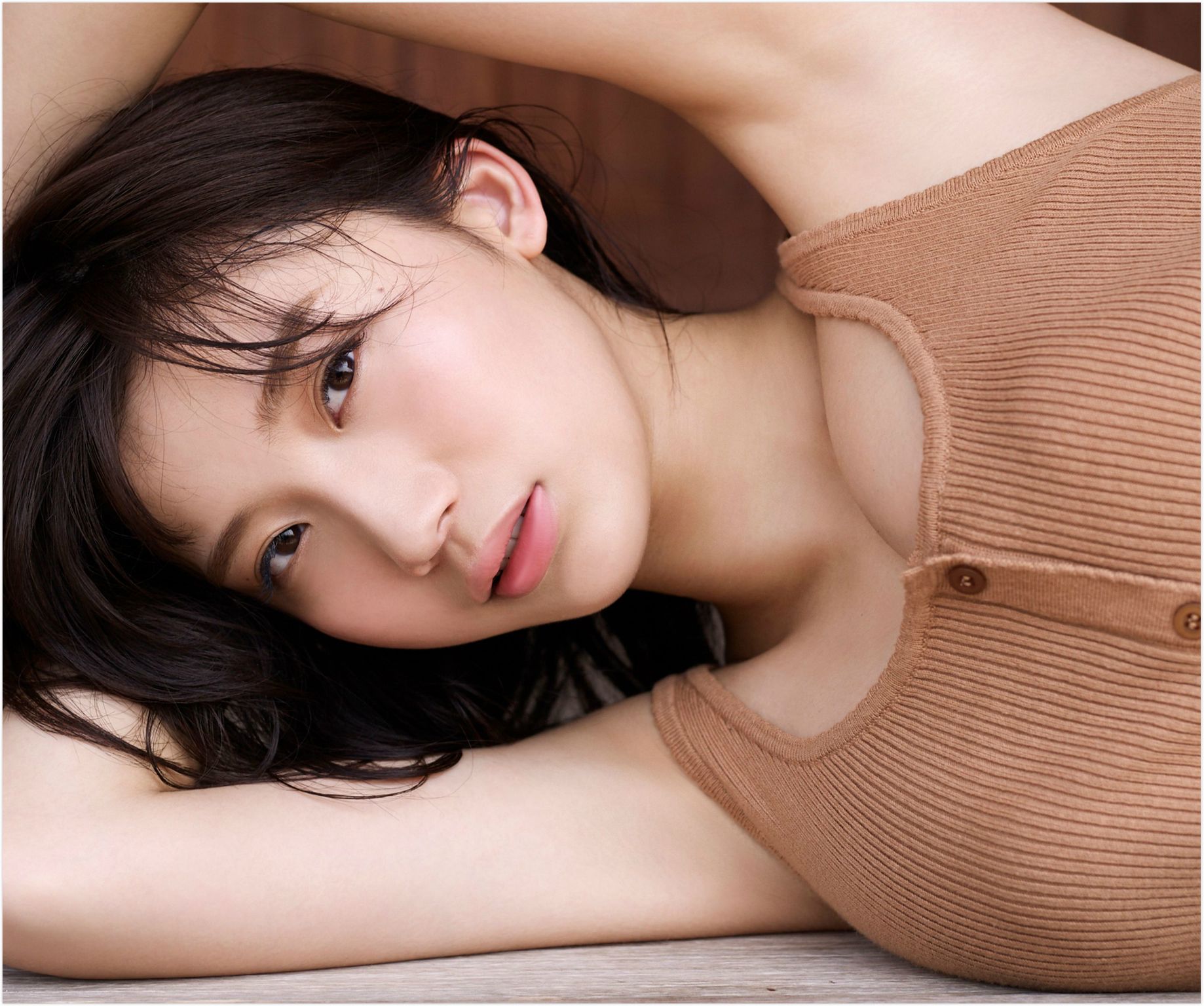 [JP] Yuka Ogura (小倉優香): デジタル写真集 Yuka in Thailand (週プレ PHOTO BOOK) (97 photos)
