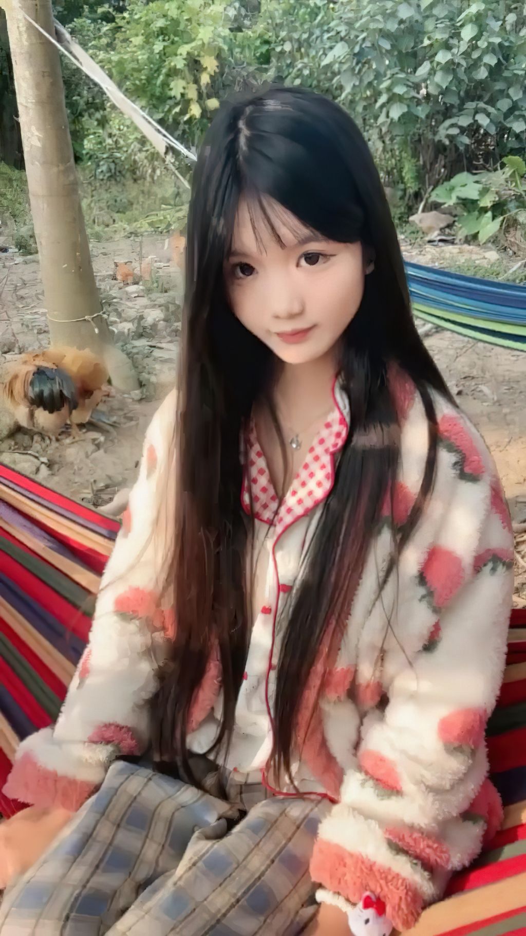 07水嫩宝宝: 绝美农村女孩 村里露出 (43 photos + 6 videos)