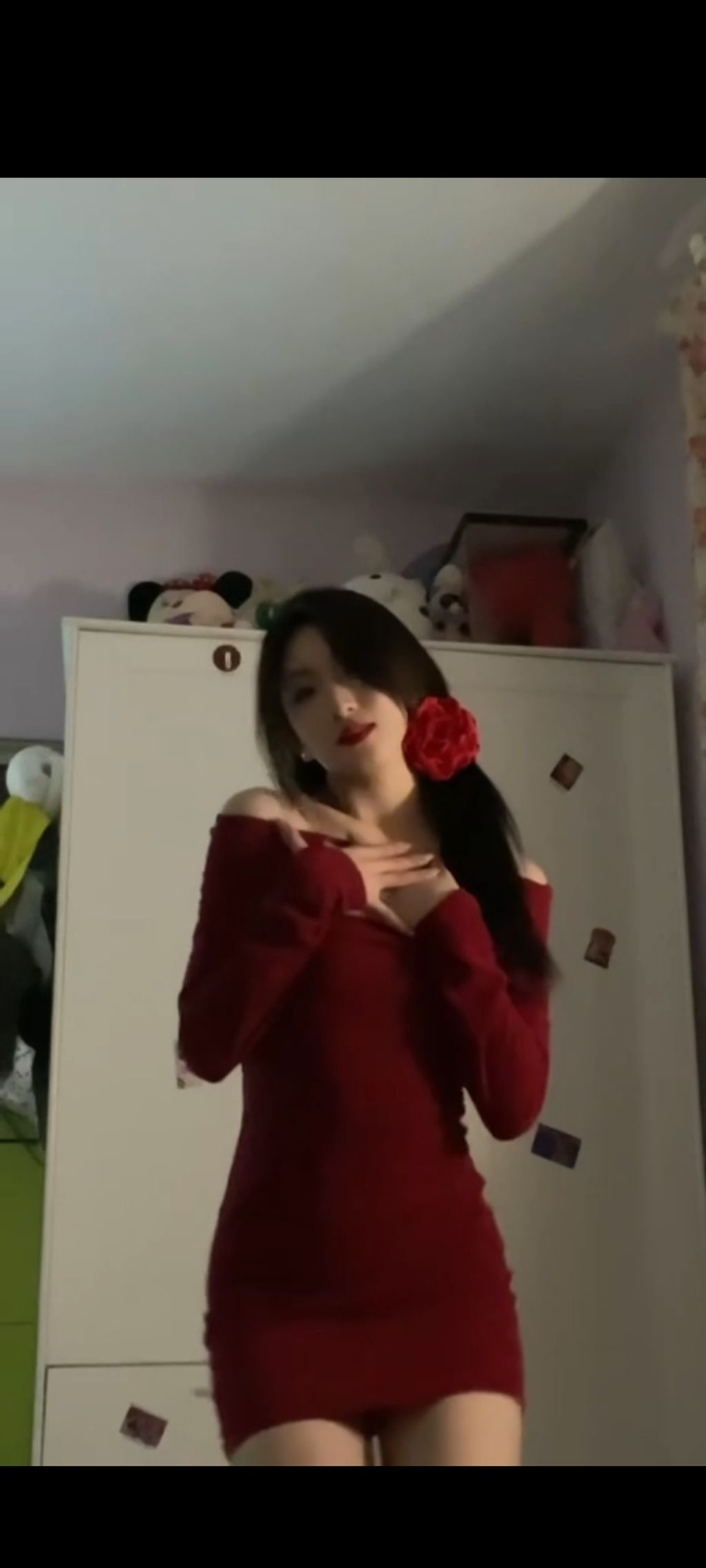 邓亚丽: 2026.01.14 舞蹈系留学生 (56 photos + 24 videos)