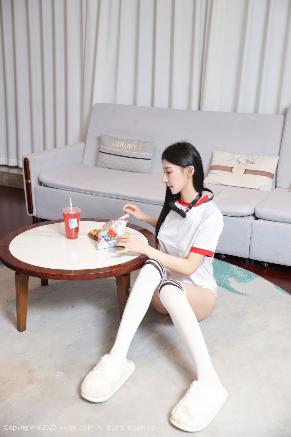 XIUREN No.11110: 许微微呀 (87 photos)