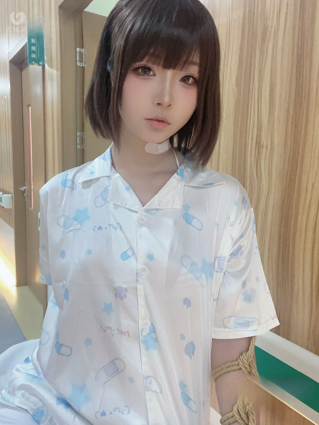 Coser@yuuhui玉汇: 生病的妹妹 (37 photos + 2 videos)