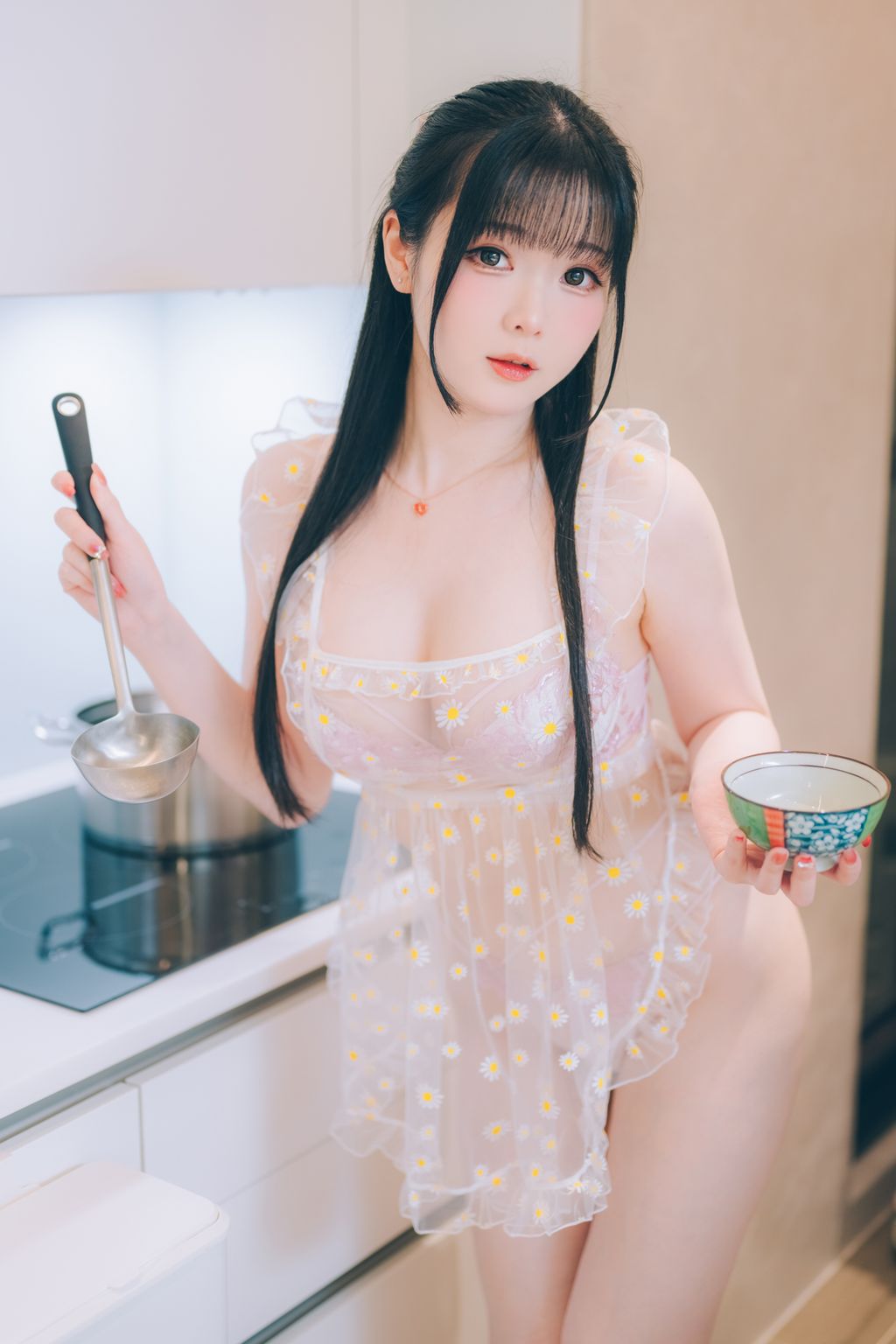 Coser@霜月shimo: DL版写真集 Cohabitation With Shimo Chan (85 photos)