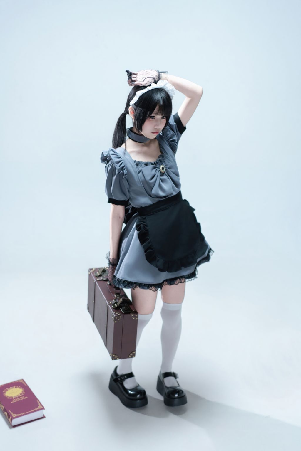 Coser@清水凪: 手提箱与灰色女仆 (80 photos) 4 Coser@清水凪: 手提箱与灰色女仆 (80 photos) 4