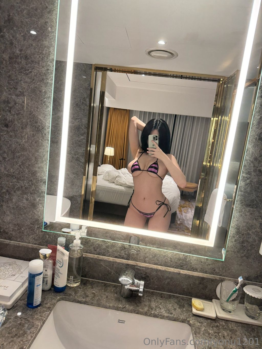 Yeon Woo (연우): 2025.09 OnlyFans订阅合集 (49 photos + 13 videos)
