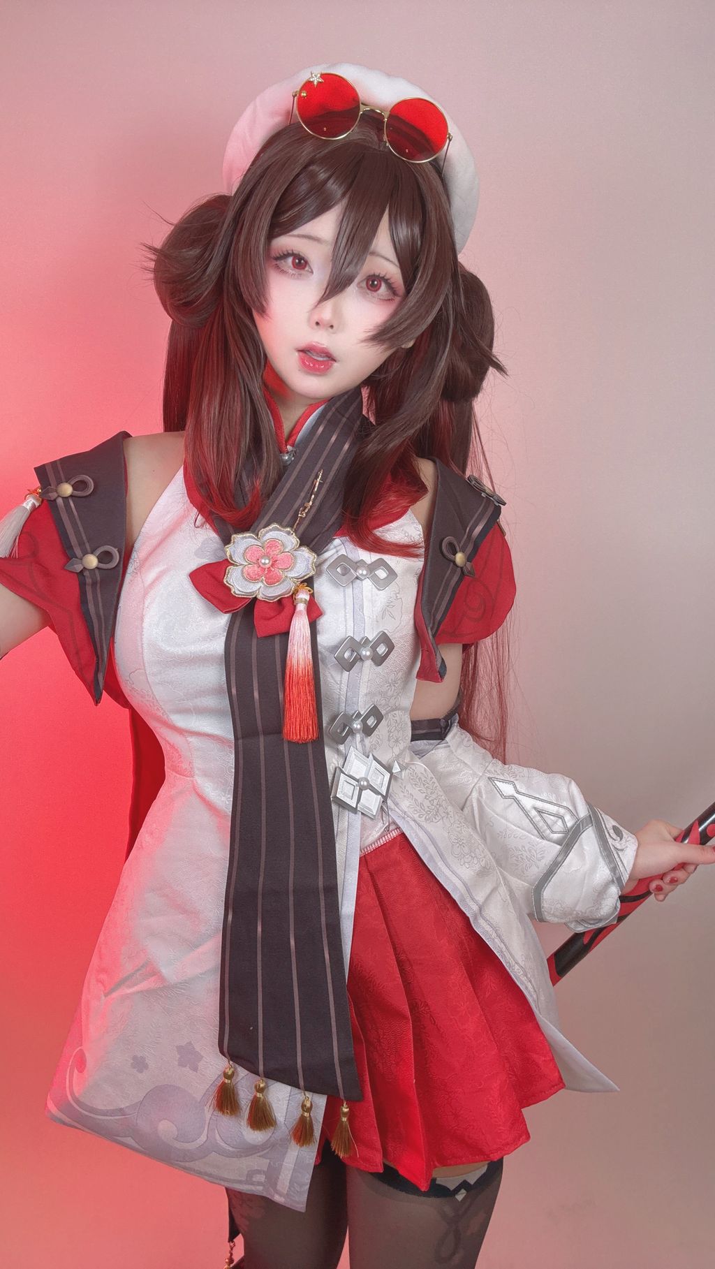 Coser@chuchu: OnlyFans萝莉福利姬 原神胡桃cos (145 photos + 1 video)