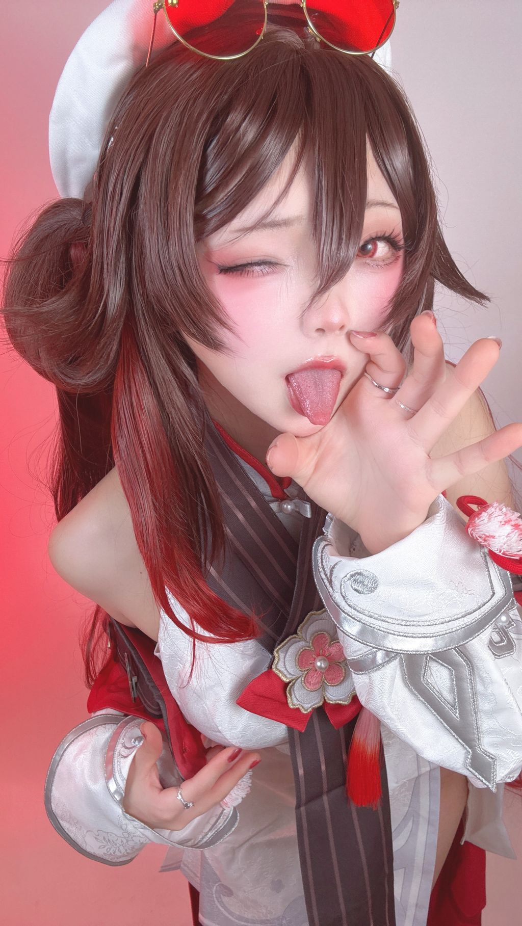 Coser@chuchu: OnlyFans萝莉福利姬 原神胡桃cos (145 photos + 1 video) 6 Coser@chuchu: OnlyFans萝莉福利姬 原神胡桃cos (145 photos + 1 video) 6