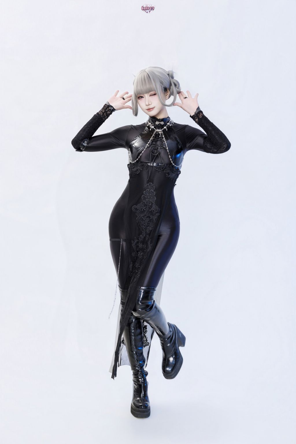 Coser@柒柒要乖哦: 黑靡烟旗袍 (108 photos + 2 videos)
