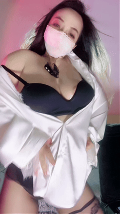 小妈: G奶人妻主播 裸舞慢摇直播精剪 (60 photos + 11 videos)