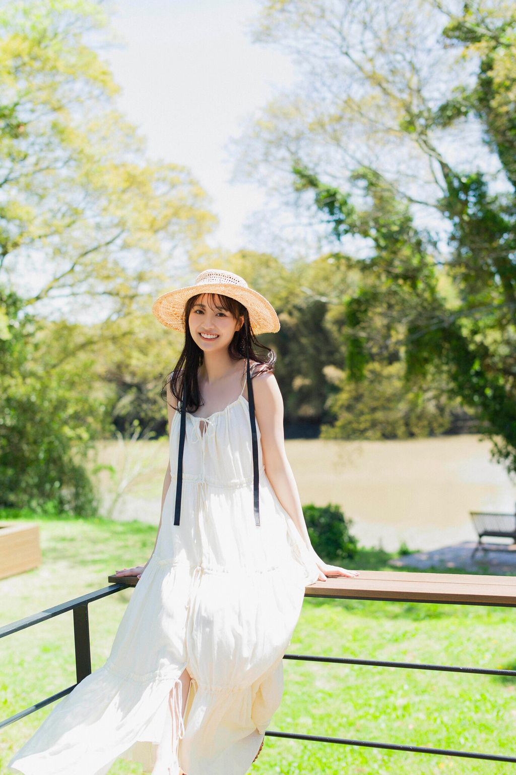[JP] Aoi Mizobata (溝端葵): FRIDAYデジタル写真集 夏のはじめ (71 photos)