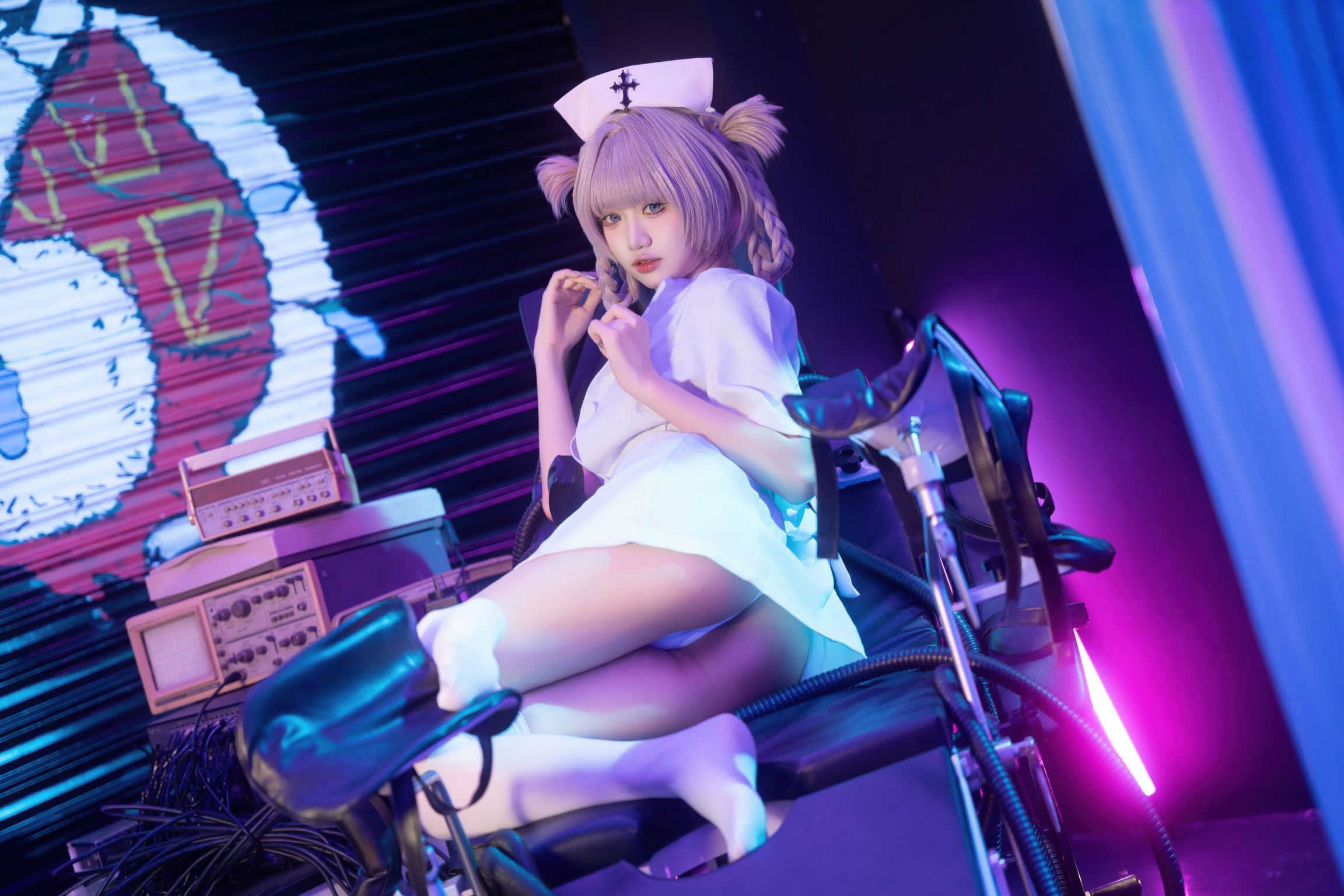 Coser@柒柒要乖哦: 彻夜之歌 护士服小荠 (100 photos)