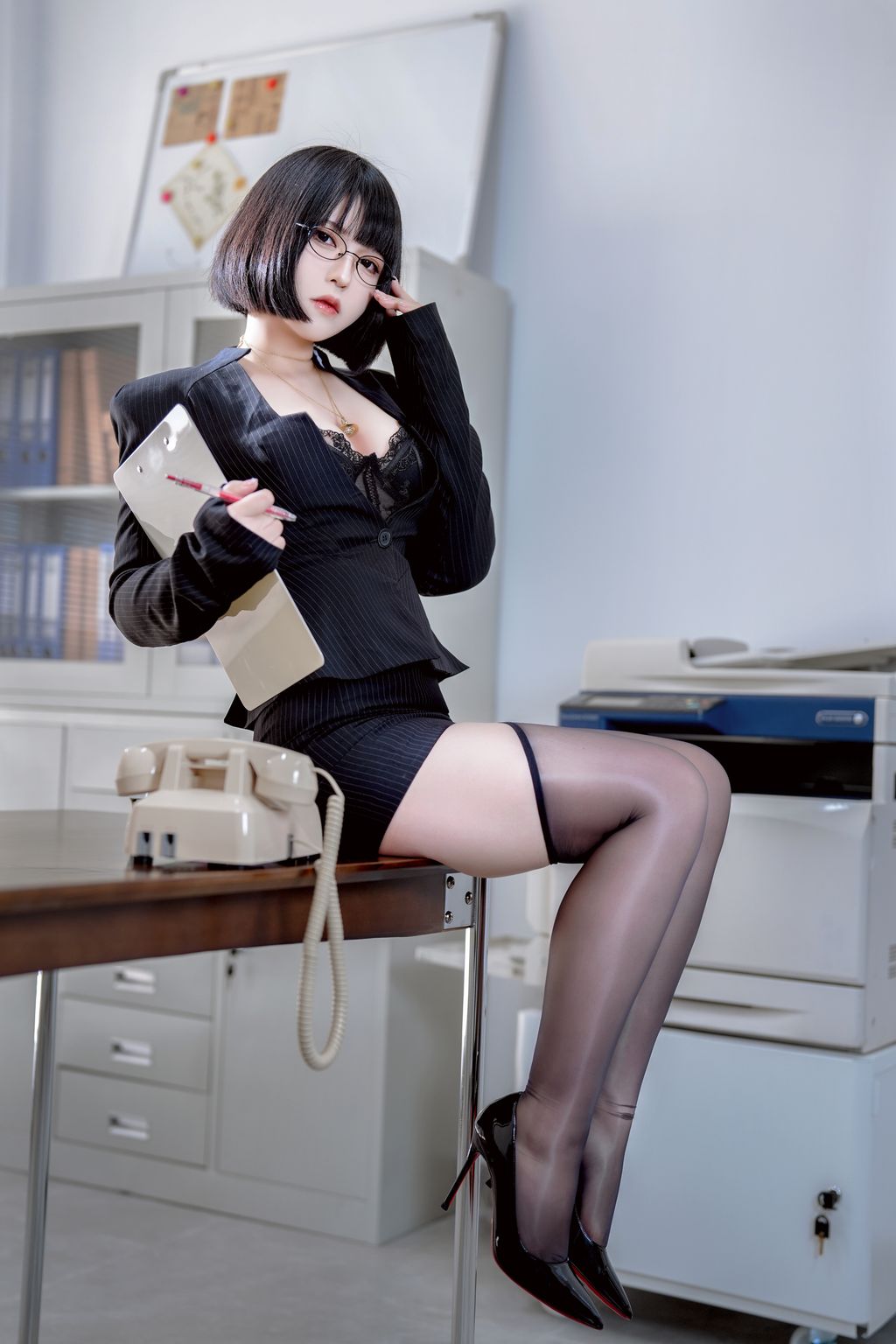Coser@半半子: 上司様 Vol.03 (56 photos + 7 videos) 14 Coser@半半子: 上司様 Vol.03 (56 photos + 7 videos) 14
