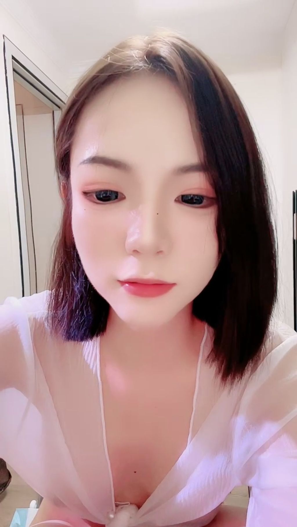 顾只只(苏晴): 甜御完美结合的喷水姬女神视频合集 #03 (44 photos + 5 videos)