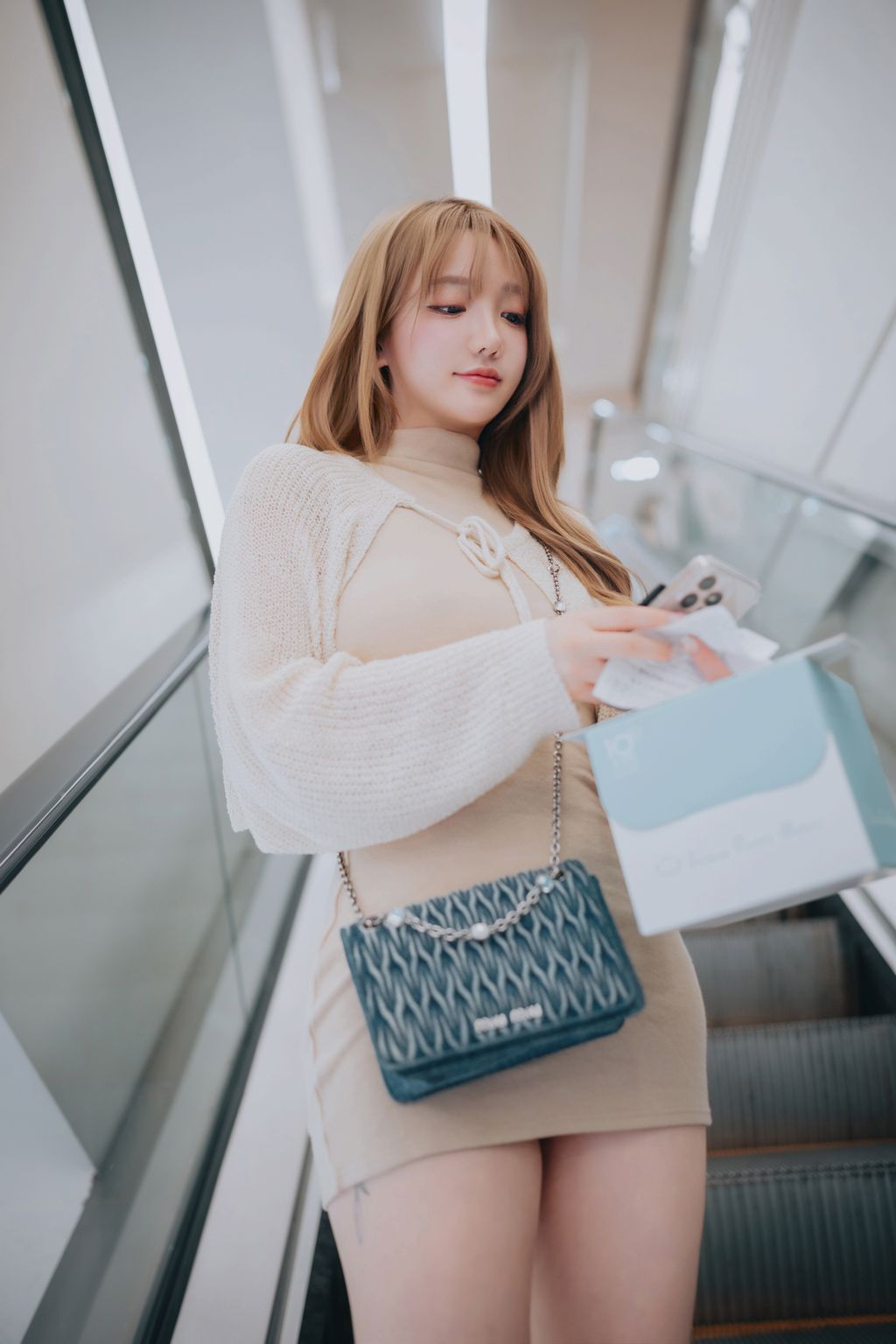 DJAWA Photo – Son Ye-Eun (손예은): Happy Solo Birthday (251 photos) 10 DJAWA Photo – Son Ye-Eun (손예은): Happy Solo Birthday (251 photos) 10