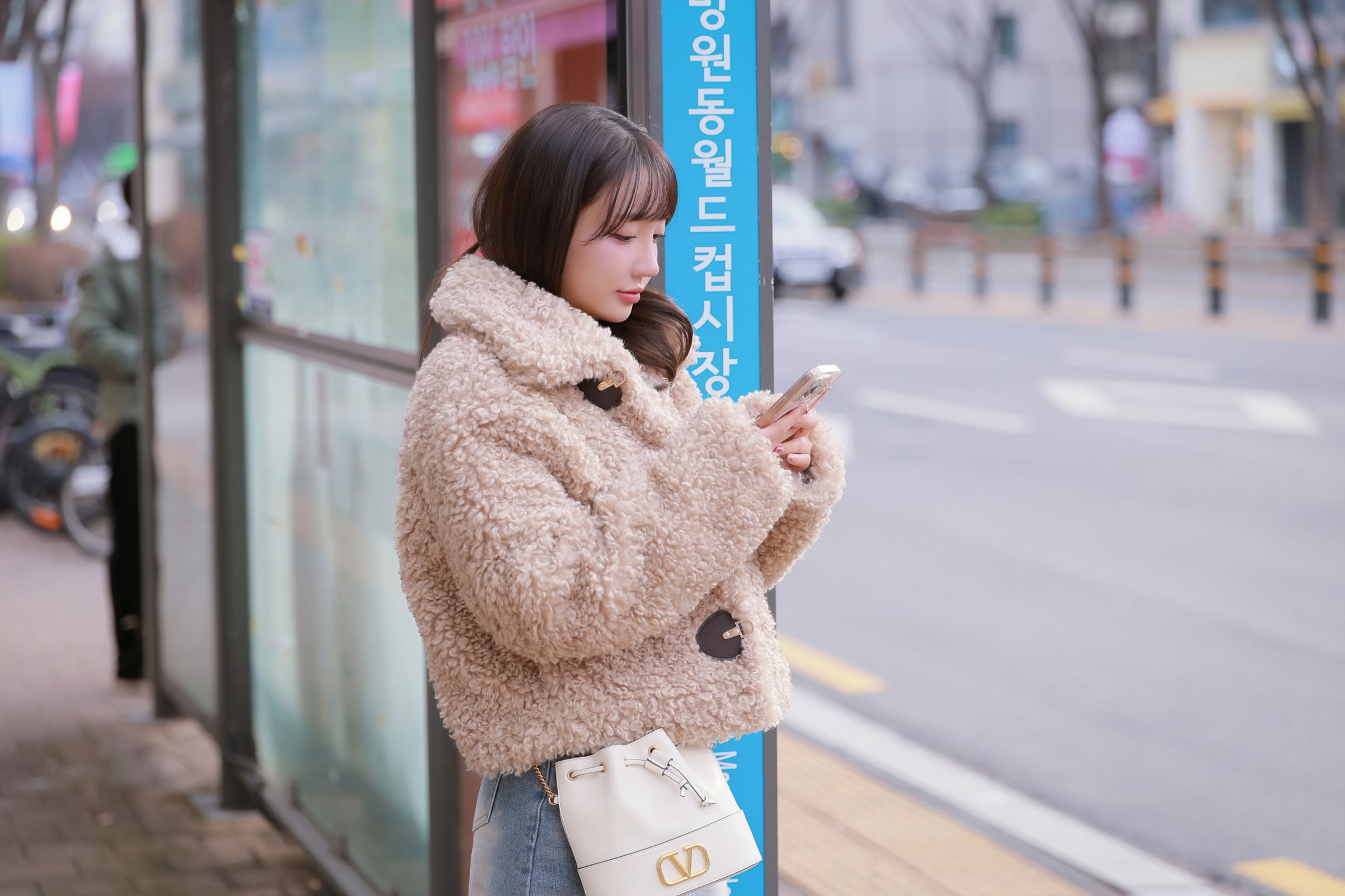Son Ye-Eun (손예은): 2025 X-Mas Offline (123 photos)