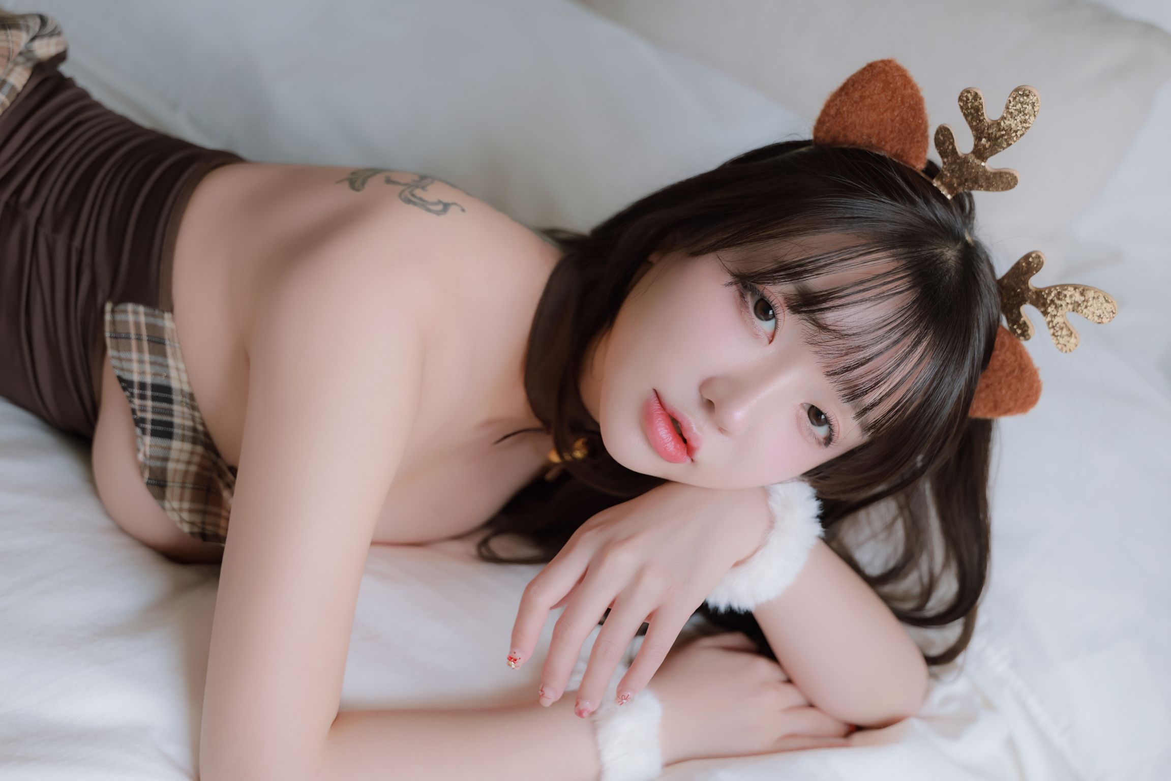 Son Ye-Eun (손예은): 2025 X-Mas Offline (123 photos) 13 Son Ye-Eun (손예은): 2025 X-Mas Offline (123 photos) 13
