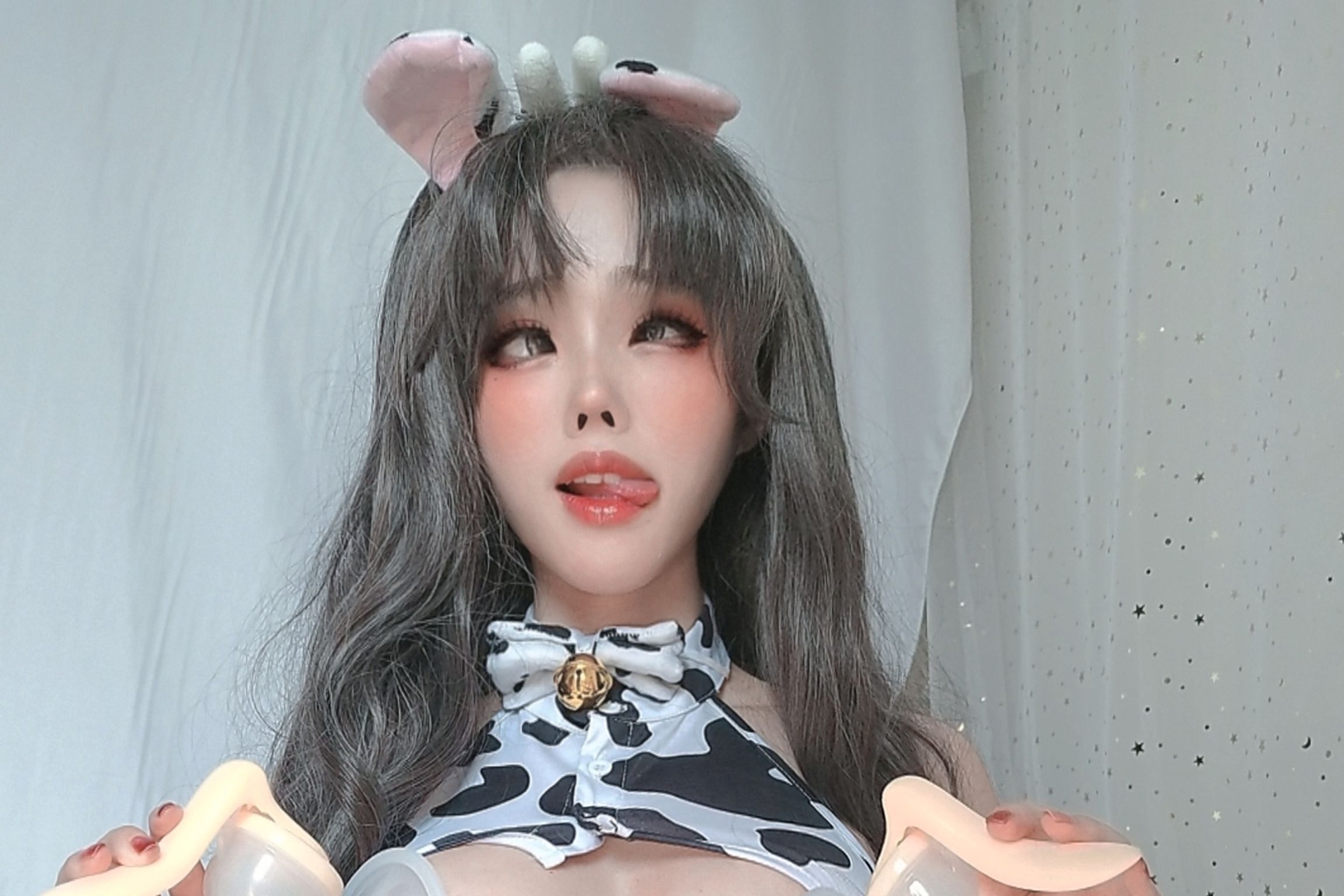 Coser@钛合金TiTi: 牛牛 (48 photos + 1 video)