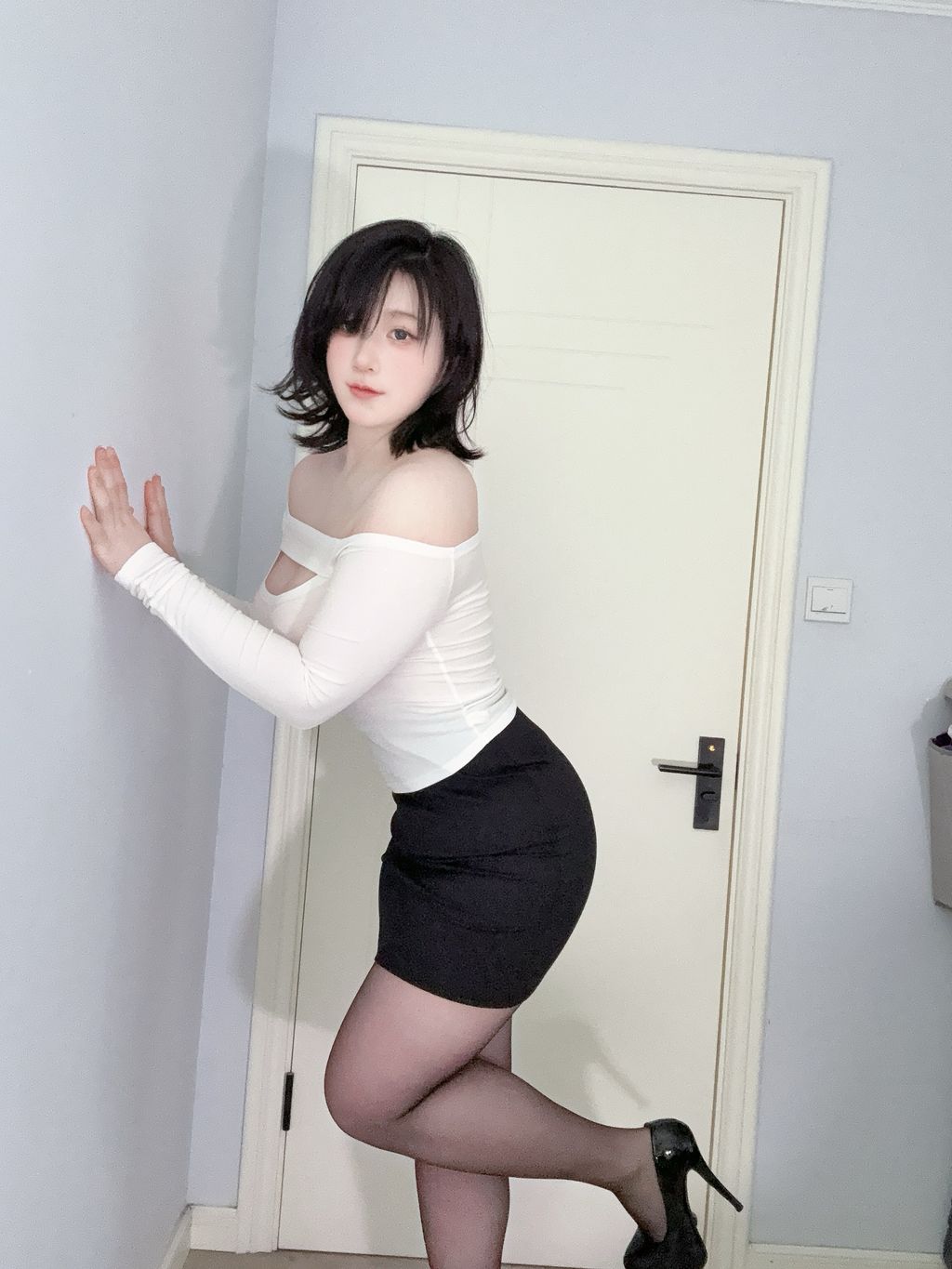 Coser@Zyra秋: 妈妈的裙子 (47 photos) 2 Coser@Zyra秋: 妈妈的裙子 (47 photos) 2