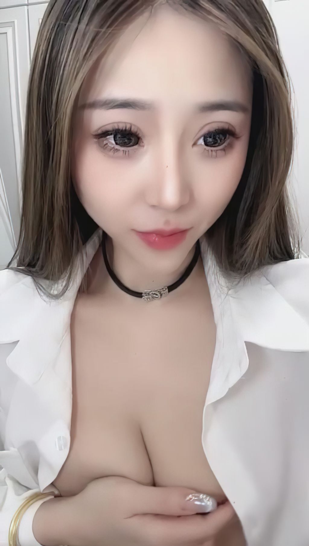 小吖宝: 新到货御姐主播 全尺度诱惑私拍 (96 photos + 20 videos)