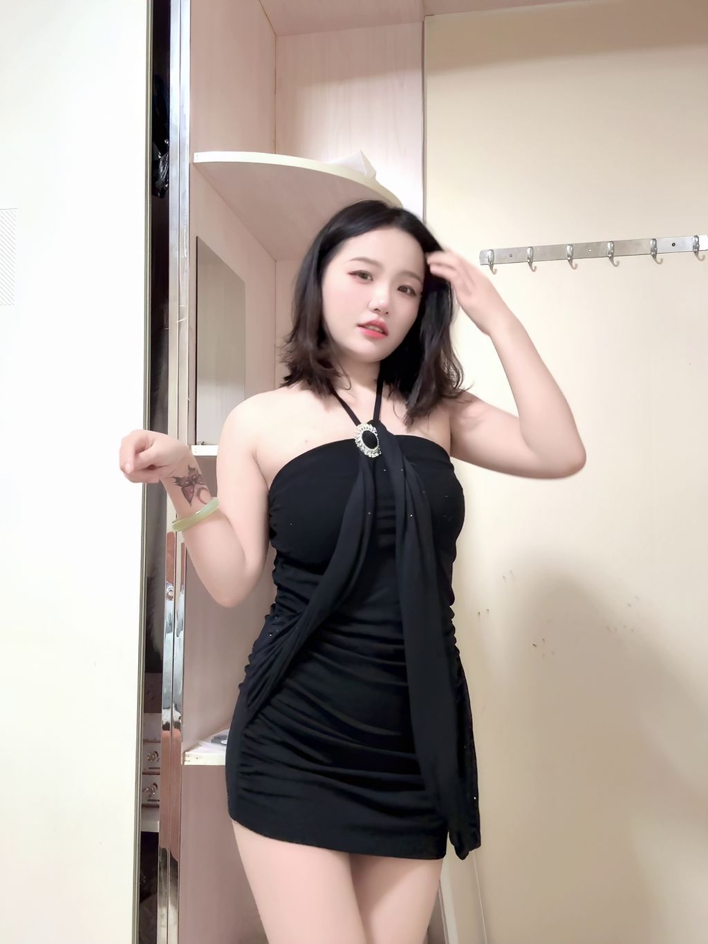 周周乖崽: 可爱小姐姐 私人定制巨乳露脸炮机秀 #02 (54 photos + 8 videos)