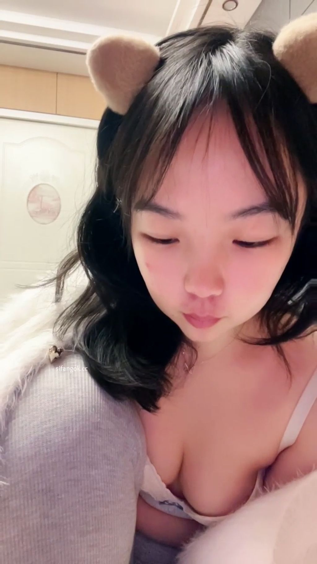 大屁股冉冉: 纯欲眼镜学妹 为情所困下海黄播 (64 photos + 7 videos) 15 大屁股冉冉: 纯欲眼镜学妹 为情所困下海黄播 (64 photos + 7 videos) 15