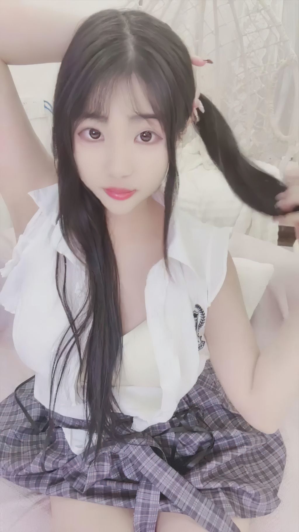呆呆小乖: 新人尤物校花下海 健身瑜伽 脱光特写 (46 photos + 8 videos)
