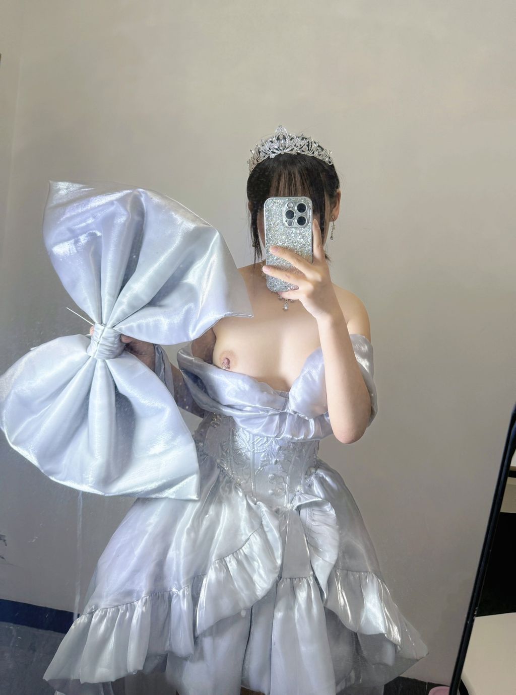 tudomeimei(土豆妹妹): 顶级抖M少萝莉 (63 photos + 34 videos)