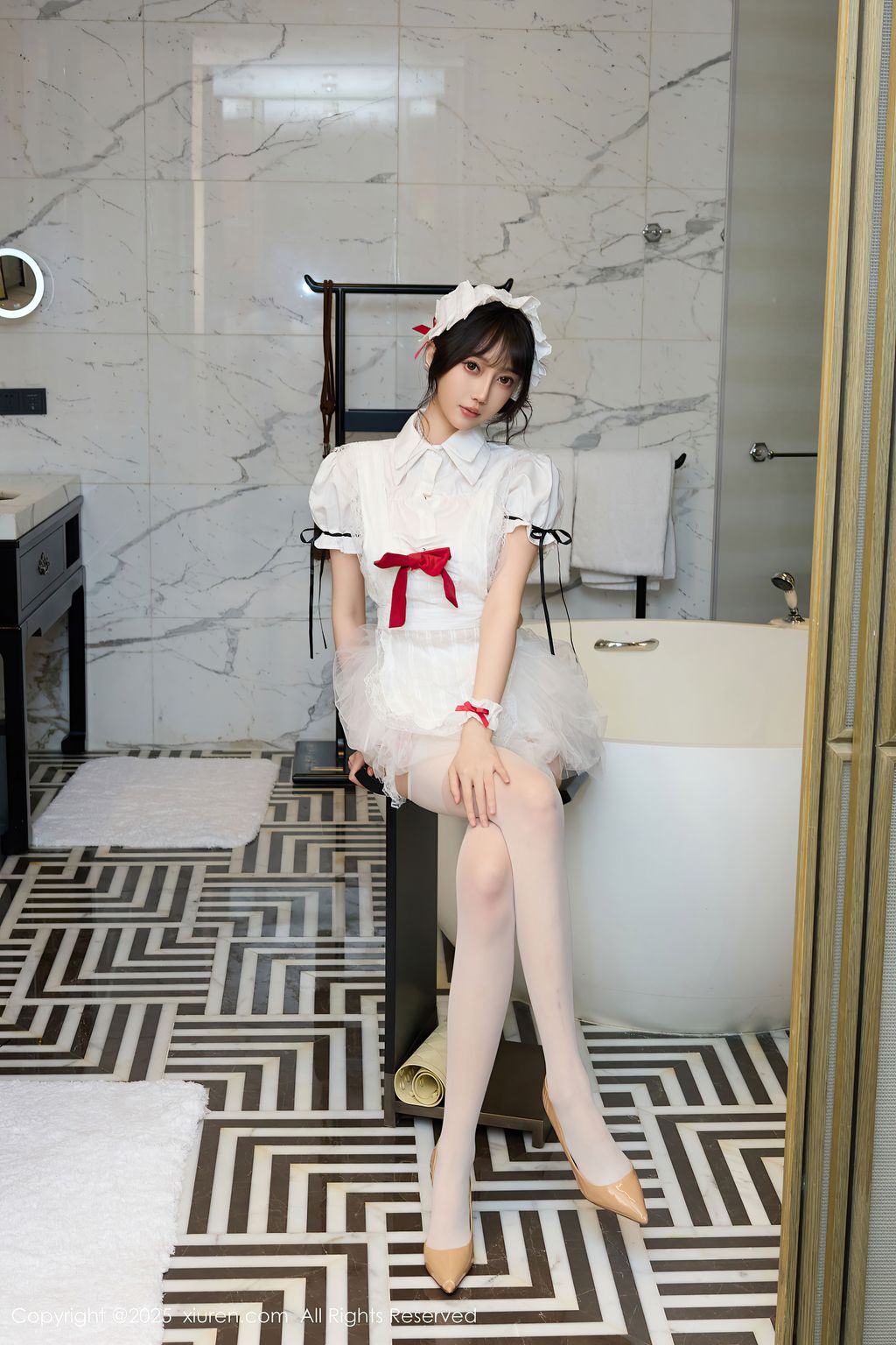 XIUREN No.10827: 玥儿玥er (65 photos)