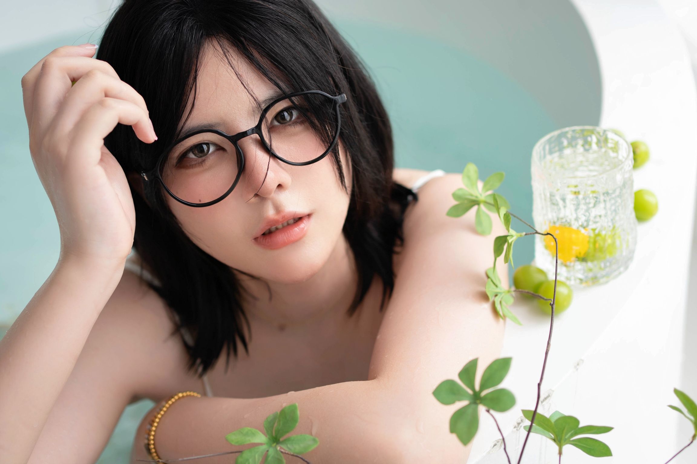 Coser@眼酱大魔王w: 热风 (109 photos)