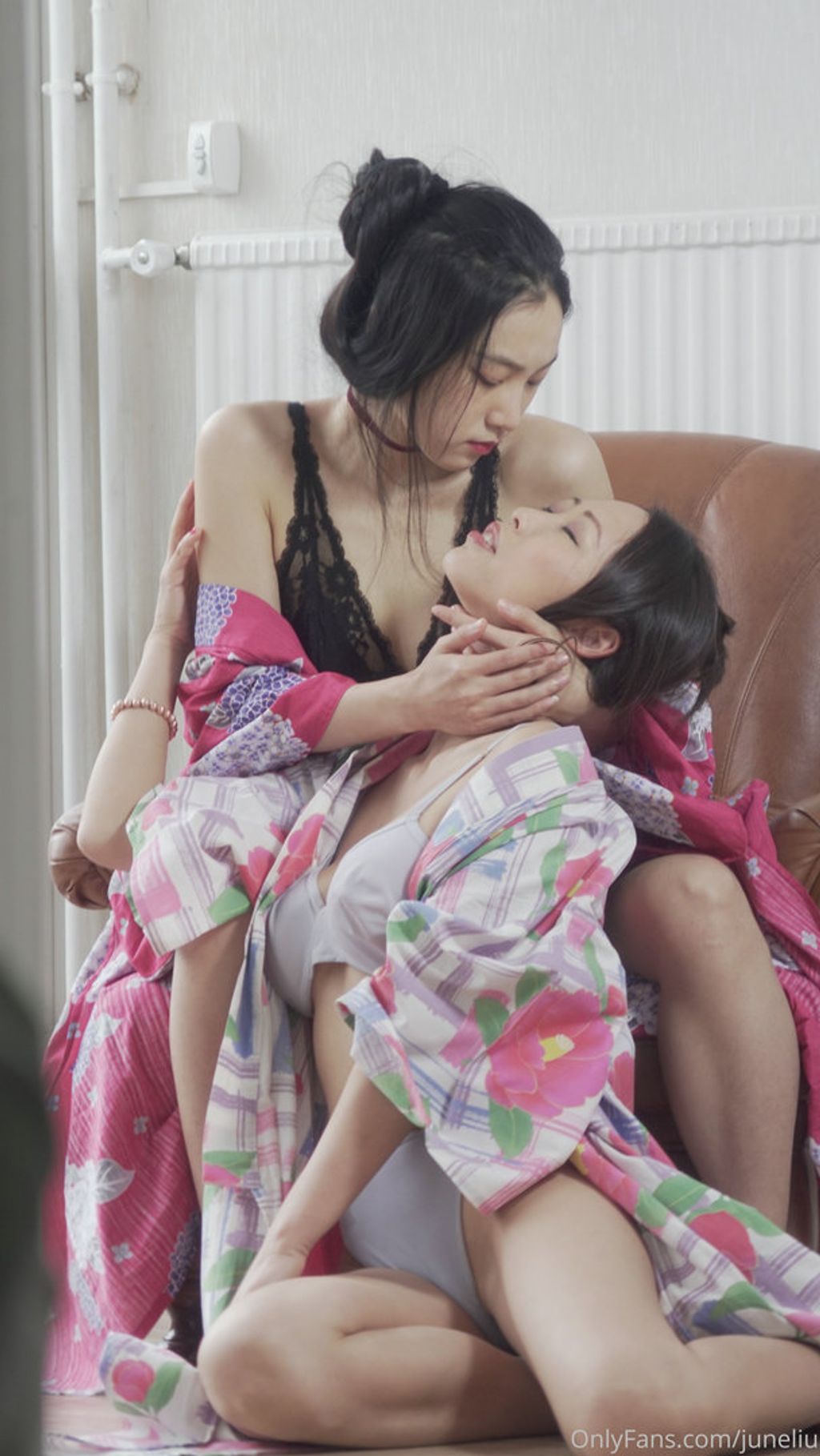 juneliu(刘玥大): OnlyFans重裝大合集 (2008 photos) 2 juneliu(刘玥大): OnlyFans重裝大合集 (2008 photos) 2