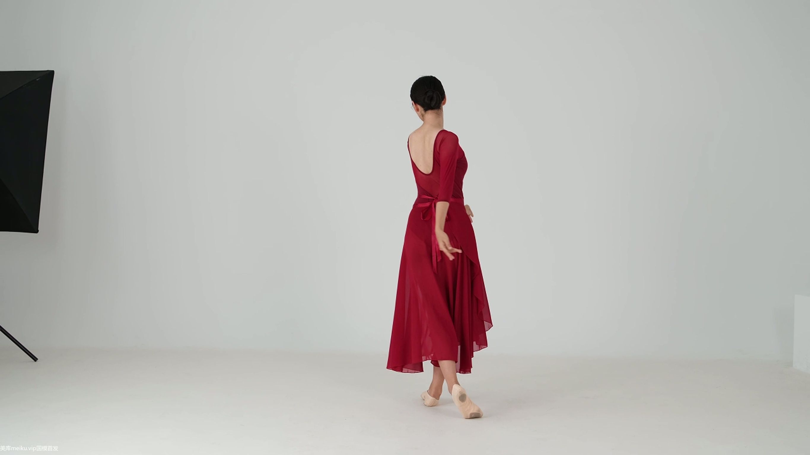 御姐舞蹈老师: 高抬腿多毛美穴4K超清 贵妇气质拉满 (48 photos + 4 videos) 7 御姐舞蹈老师: 高抬腿多毛美穴4K超清 贵妇气质拉满 (48 photos + 4 videos) 7