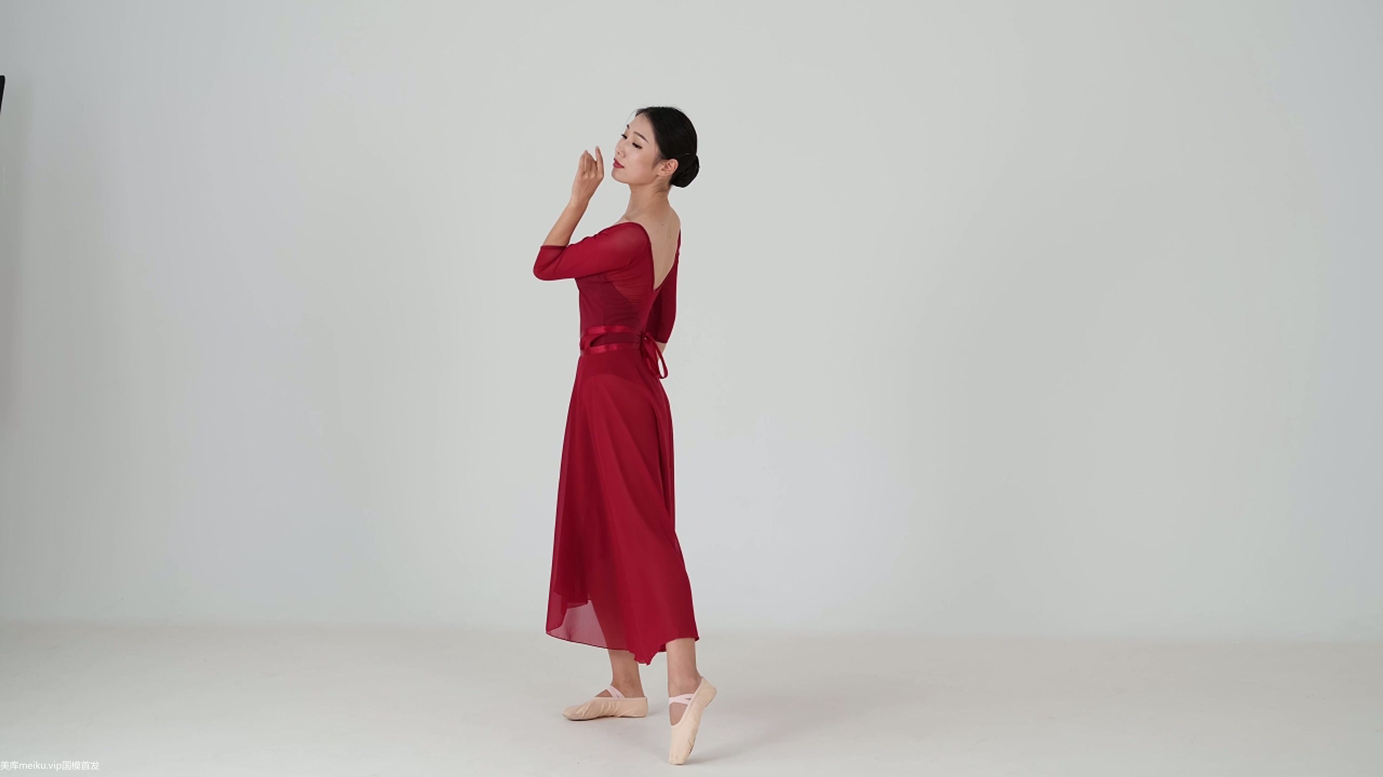 御姐舞蹈老师: 高抬腿多毛美穴4K超清 贵妇气质拉满 (48 photos + 4 videos) 8 御姐舞蹈老师: 高抬腿多毛美穴4K超清 贵妇气质拉满 (48 photos + 4 videos) 8