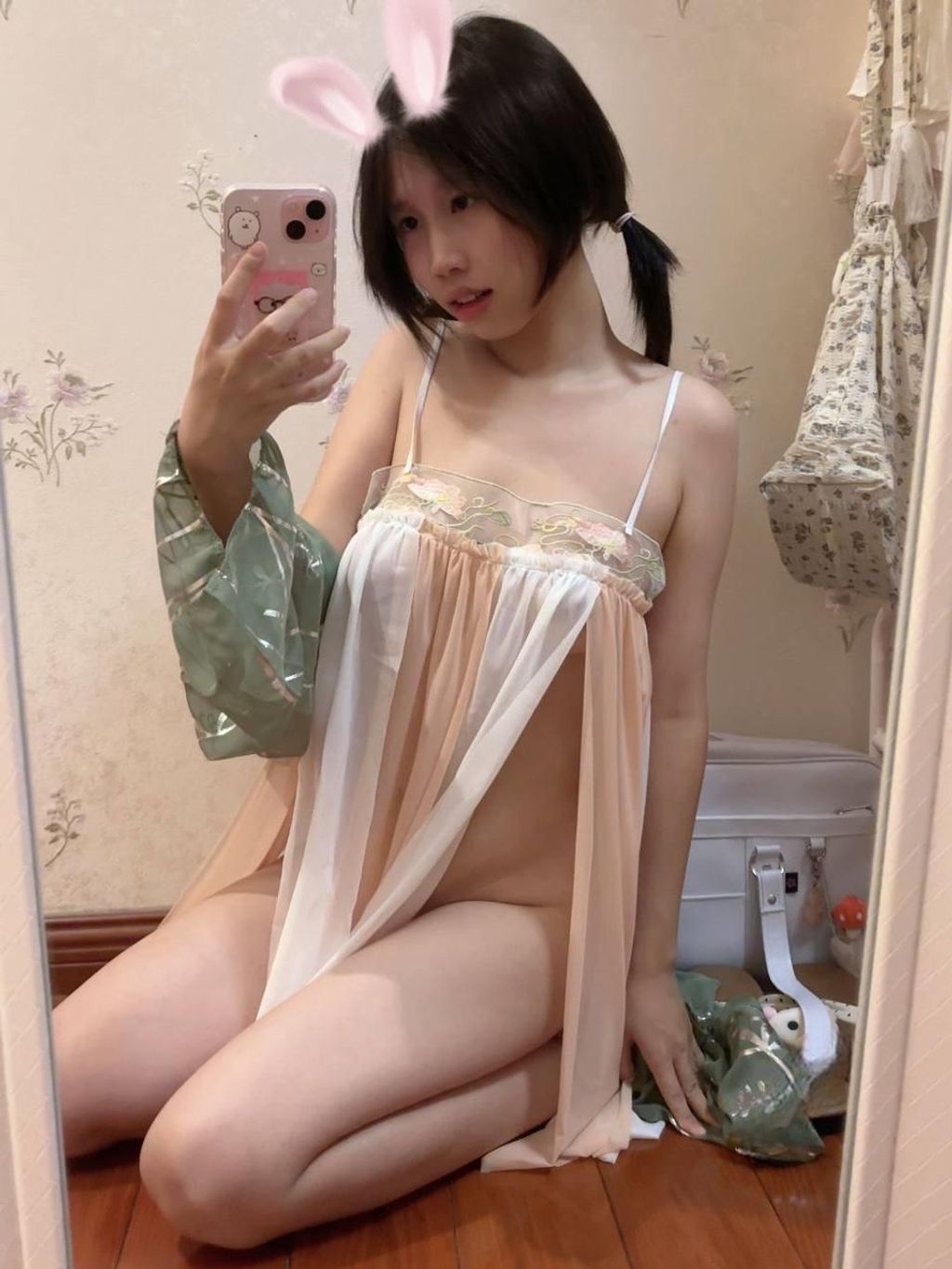 Xuxu(xuxulik): 1314门槛 双马尾露脸极品萝莉福利订阅 (210 photos + 6 videos) 16 Xuxu(xuxulik): 1314门槛 双马尾露脸极品萝莉福利订阅 (210 photos + 6 videos) 16