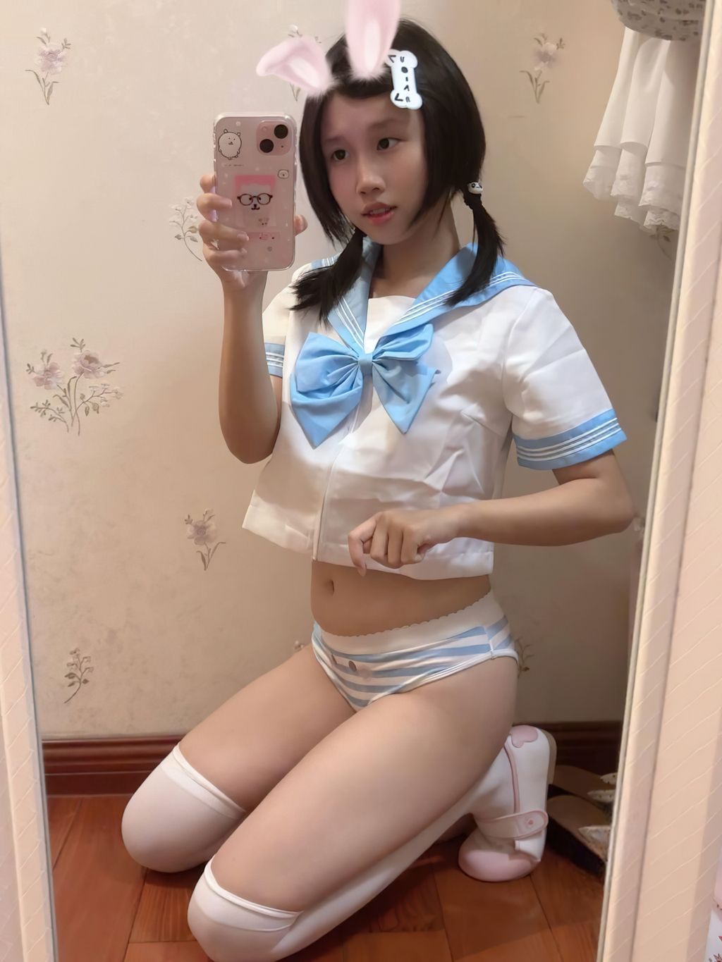 Xuxu(xuxulik): 1314门槛 双马尾露脸极品萝莉福利订阅 (210 photos + 6 videos) 15 Xuxu(xuxulik): 1314门槛 双马尾露脸极品萝莉福利订阅 (210 photos + 6 videos) 15