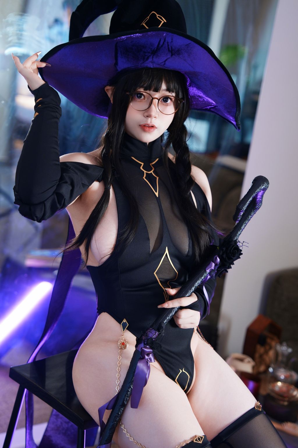 毛毛帽: 魔女之夜 (105 photos + 2 videos)