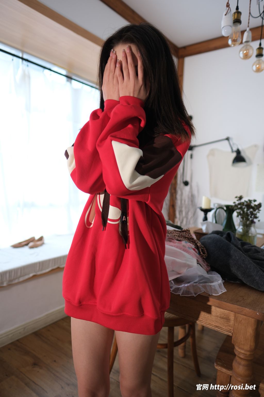 [ROSI写真] 2025.12.21 No.5130 (107 photos)