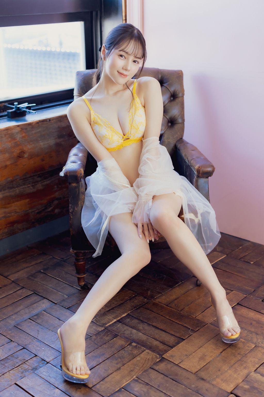 [JP] Suzumori Remu (涼森れむ): FRIDAYデジタル写真集 White Sun (68 photos)