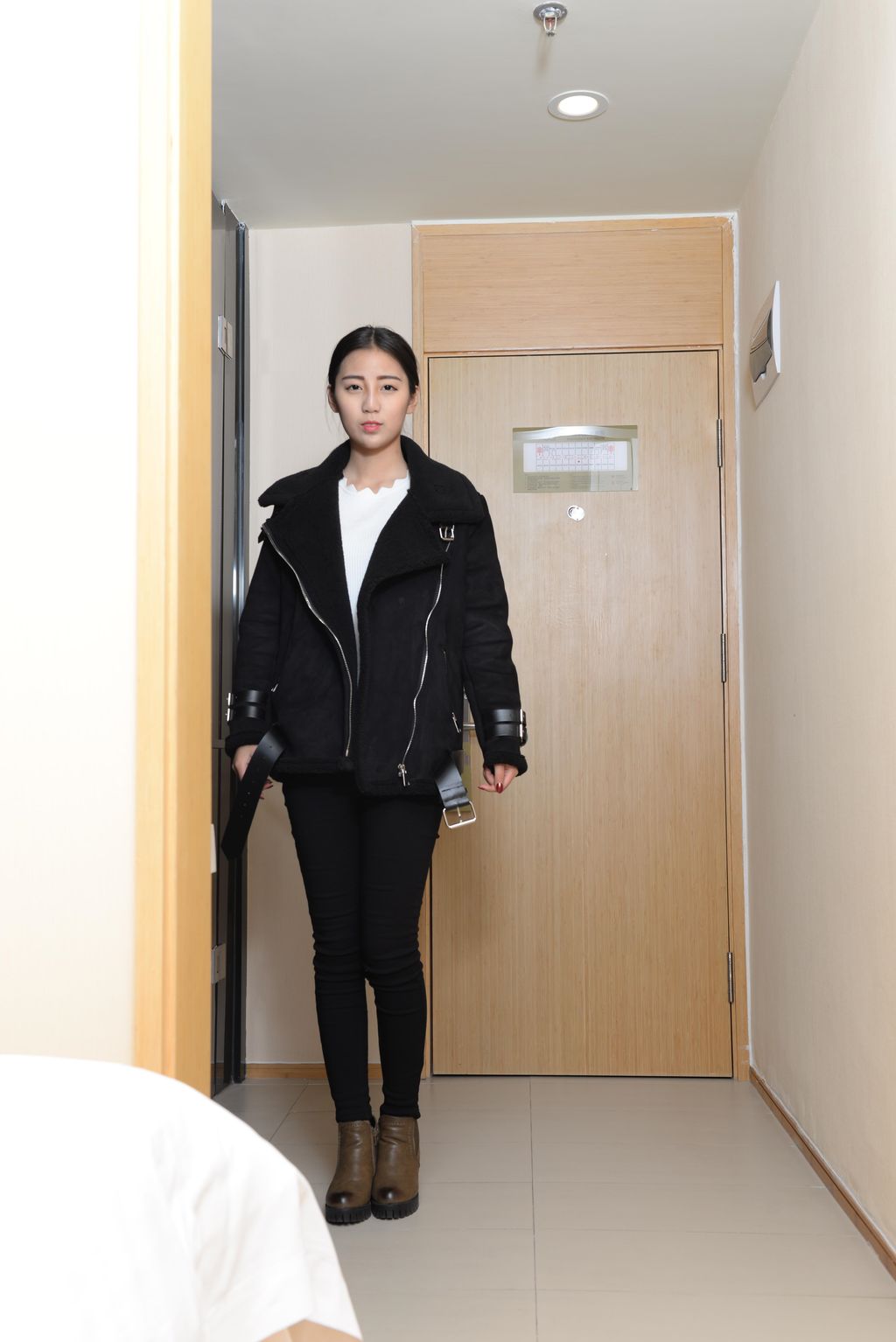 [Private Photoshoot] 唐婉: 长腿纤腰学生妹 全尺度私拍 (176 photos)