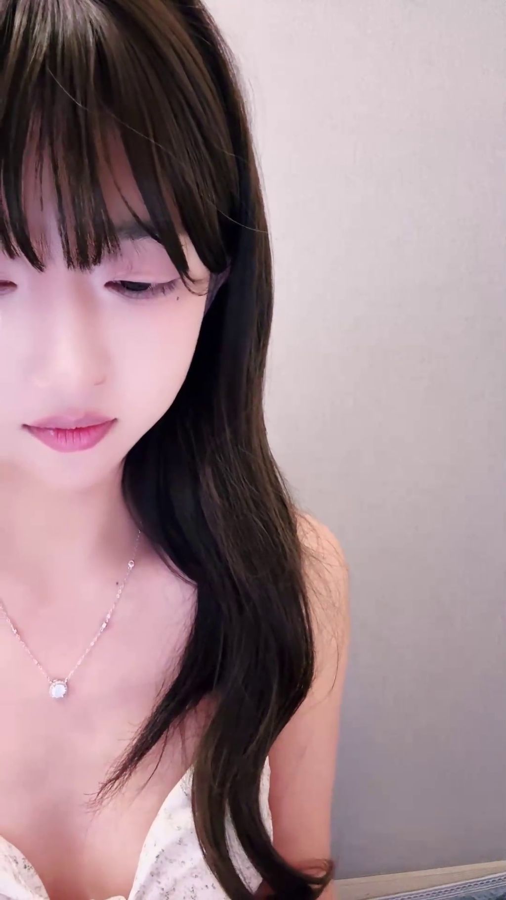 小鹿大秀: 舞蹈生下海 性感裸舞 (29 photos + 2 videos)