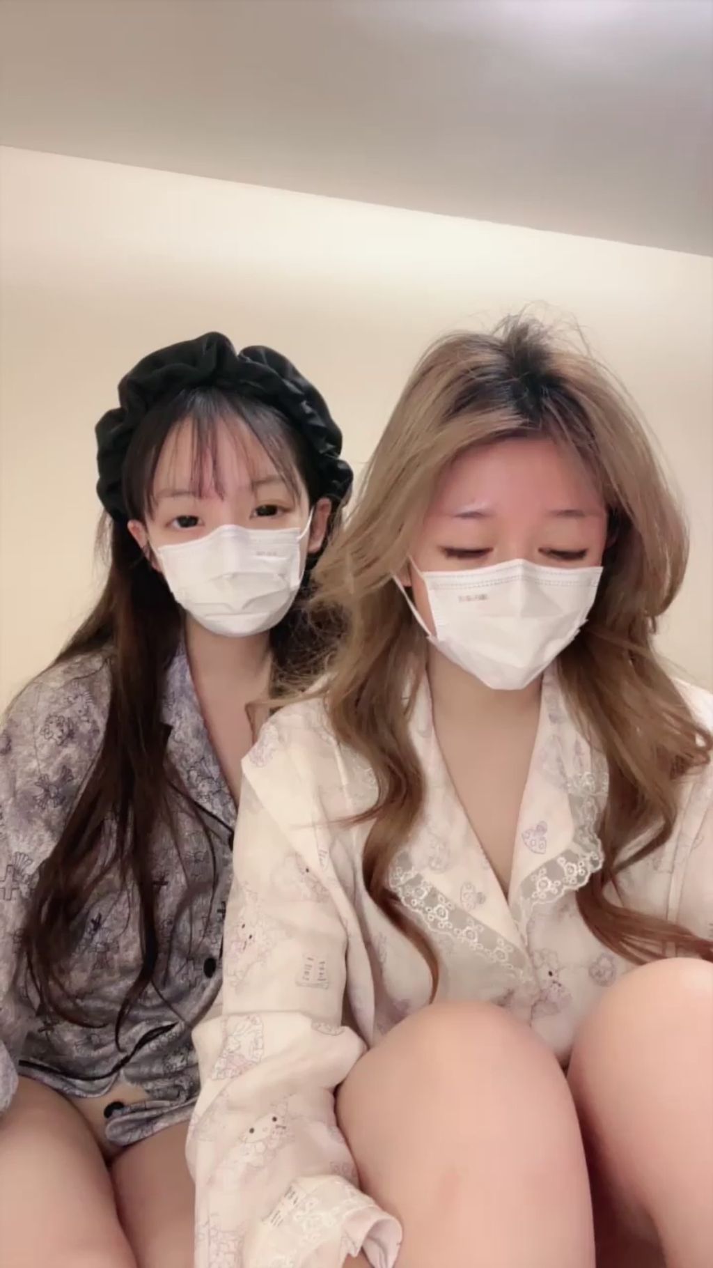 18女孩的诱惑: 拉闺蜜下海的舞蹈女学生 (43 photos + 6 videos) 15 18女孩的诱惑: 拉闺蜜下海的舞蹈女学生 (43 photos + 6 videos) 15