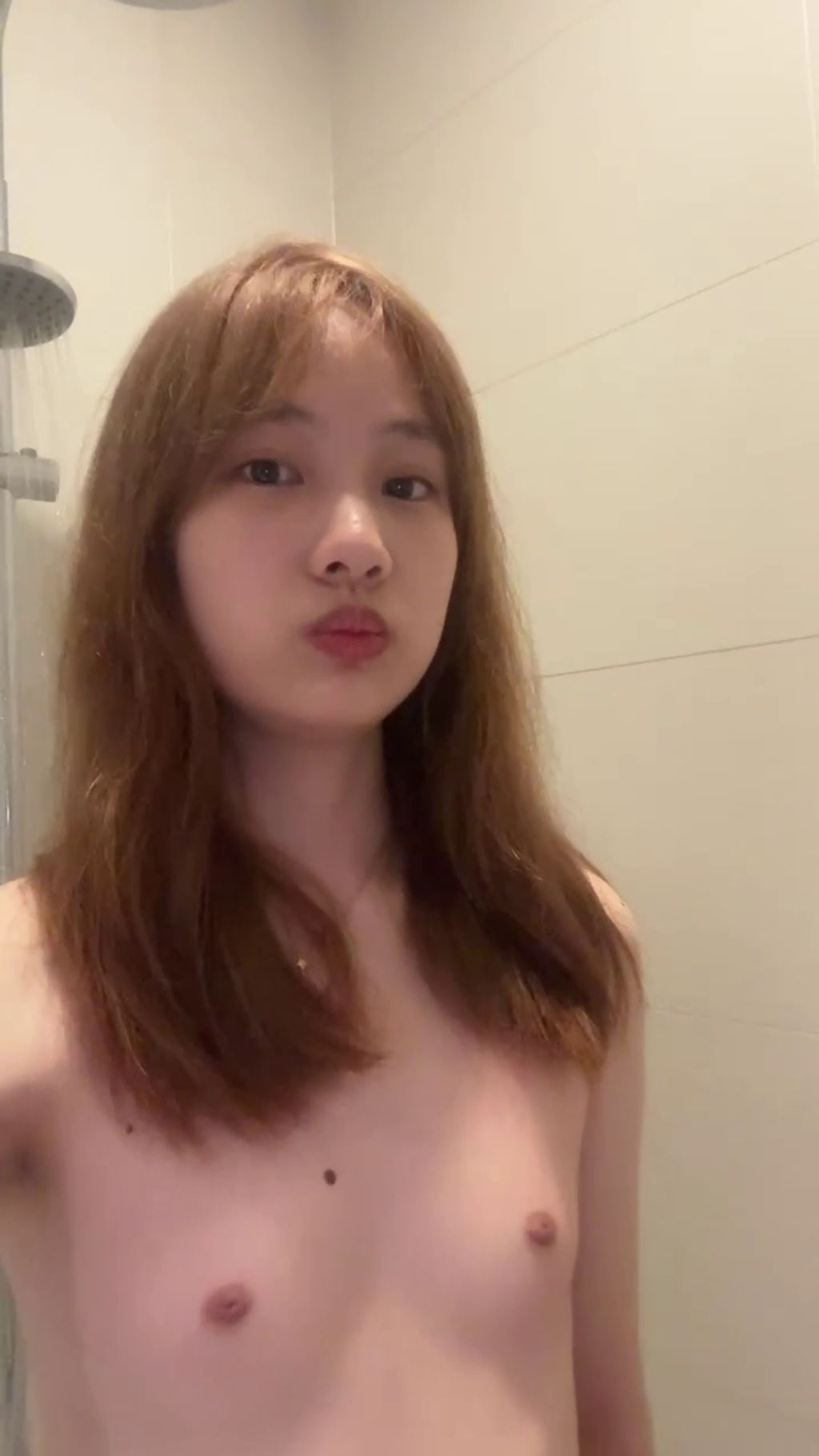嫩滑可爱的学生妹: 完美露脸和男友的性福日常 (57 photos + 26 videos) 1 嫩滑可爱的学生妹: 完美露脸和男友的性福日常 (57 photos + 26 videos) 1