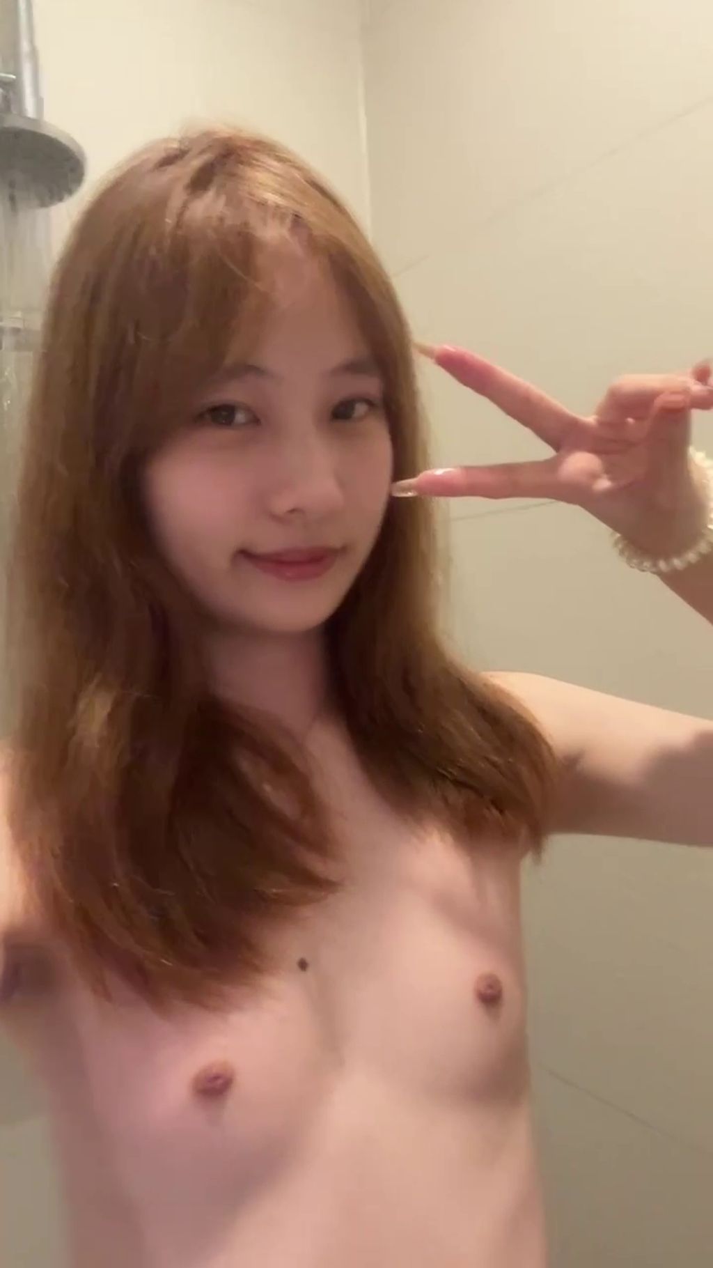 嫩滑可爱的学生妹: 完美露脸和男友的性福日常 (57 photos + 26 videos) 2 嫩滑可爱的学生妹: 完美露脸和男友的性福日常 (57 photos + 26 videos) 2
