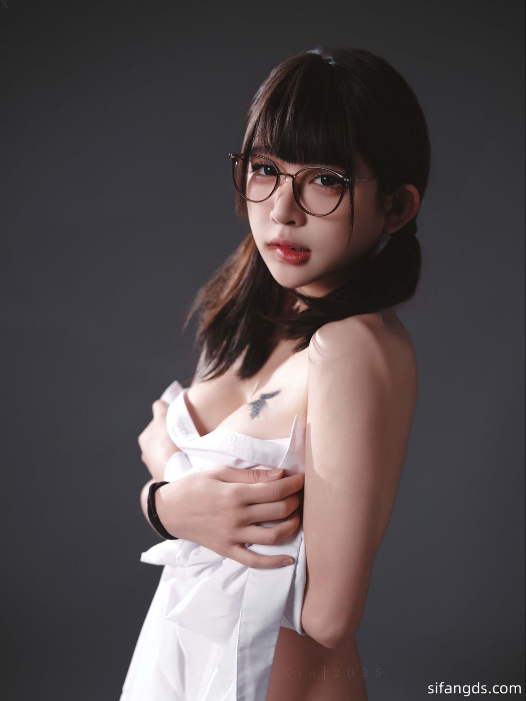 兽医小新: X网红情色摄影师 众女神火热全尺度私拍 (196 photos) 2 兽医小新: X网红情色摄影师 众女神火热全尺度私拍 (196 photos) 2