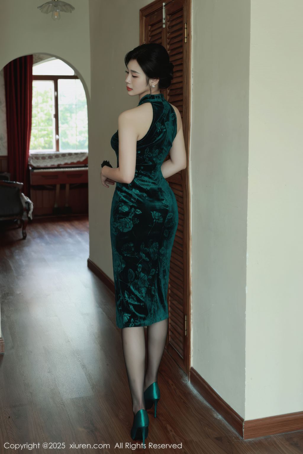 XIUREN No.10962: 南乔 (73 photos)