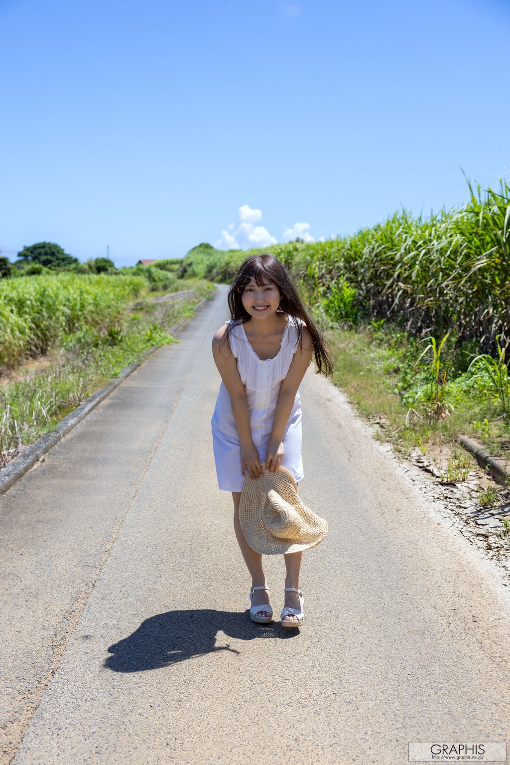 [JP] Miyu Aizawa (逢沢みゆ): [Graphis] New Year’s Holiday SPECIAL 2025-2026 Come Across! Vol.1+2 (41 photos)