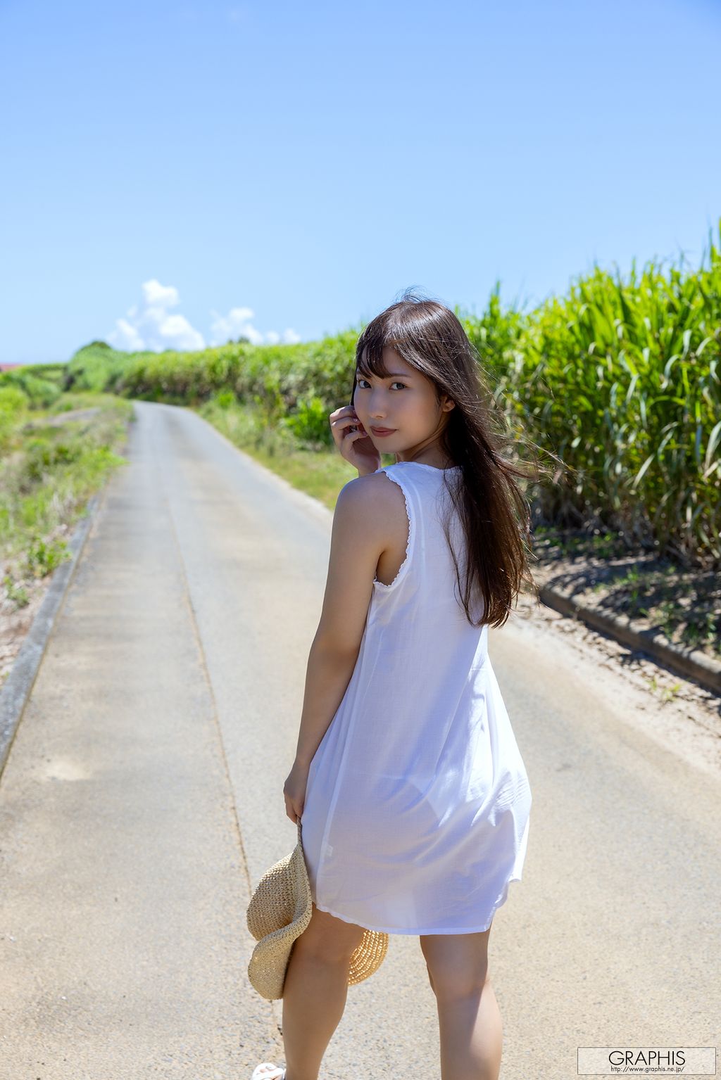[JP] Miyu Aizawa (逢沢みゆ): [Graphis] New Year’s Holiday SPECIAL 2025-2026 Come Across! Vol.1+2 (41 photos)