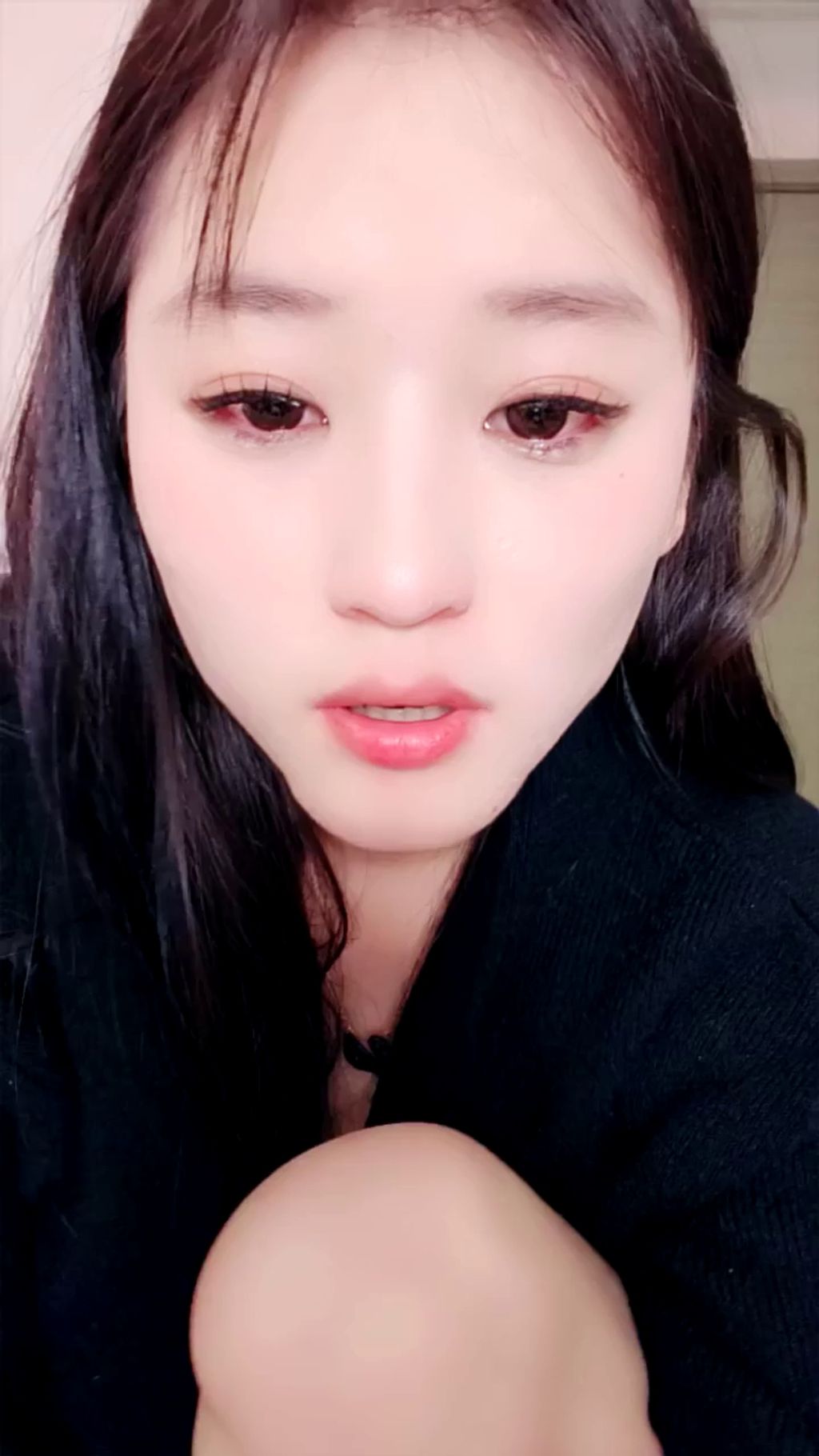 只只吖: 清纯美乳甜妹 一字马相当迷人 (33 photos + 4 videos)